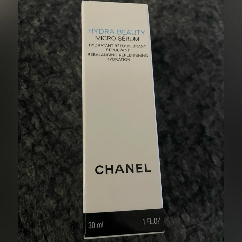 NEW CHANEL Hydra Beauty Micro Serum - Picture 2 of 3